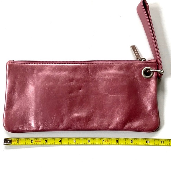 EUC HOBO International leather wristlet - Picture 4 of 8